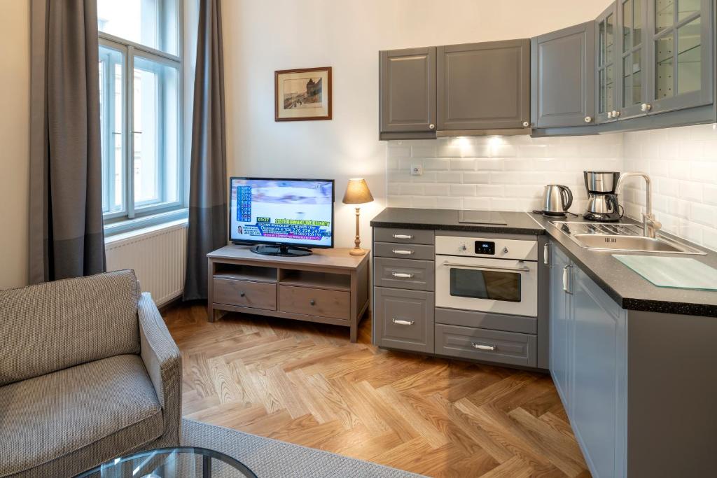 Апартаменты (Special offer: Studio Apartment with e-Scooters or Bike Tours), Old Town - Aparthotel Michalska