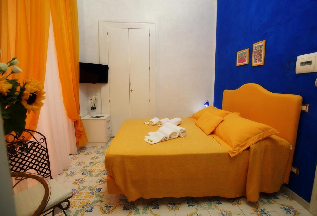 Двухместный (Двухместный номер с 1 кроватью и собственной ванной комнатой) отеля Le Vie Di Napoli B&B, Неаполь