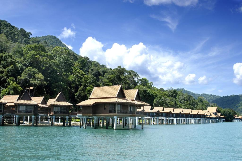 Двухместный (Шале Premier на воде) курортного отеля Berjaya Langkawi Resort, Лангкави