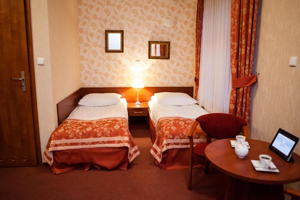 Двухместный (Двухместный номер эконом-класса с 2 отдельными кроватями) отеля Hotel Logos, Гданьск