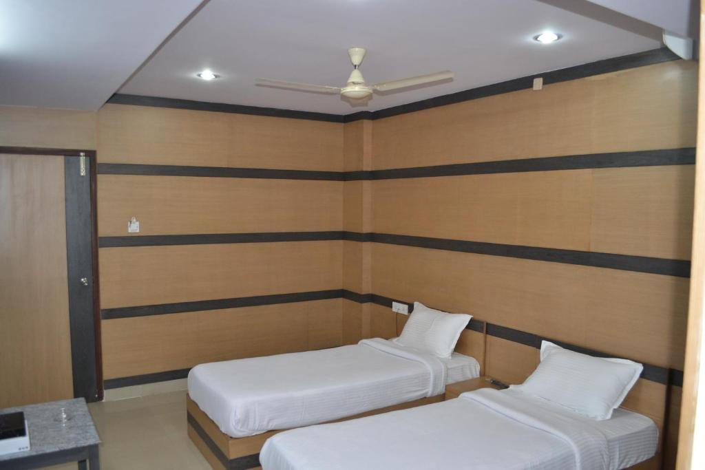 Двухместный (Стандартный двухместный номер с 1 кроватью или 2 отдельными кроватями и вентилятором) отеля Shoba Inn, Бангалор