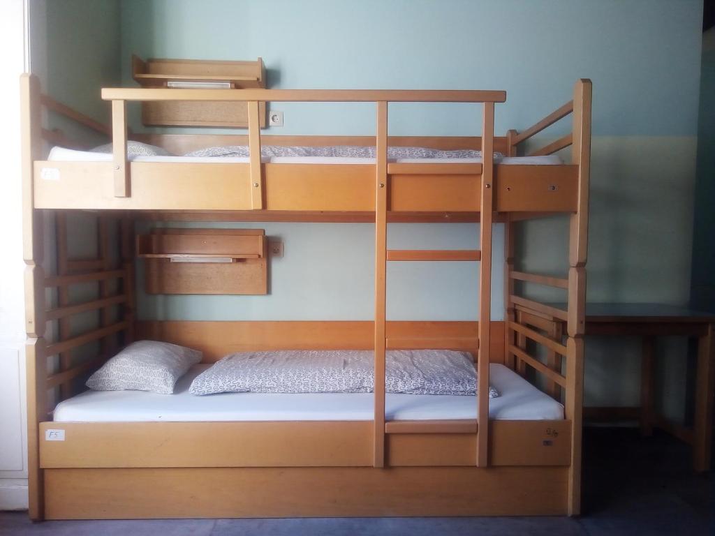 Номер (Кровать в общем 8-местном номере для женщин) хостела Treestyle Hostel, Будапешт