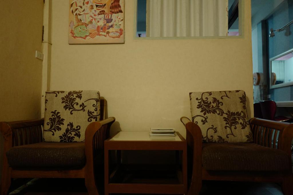 Номер (Кровать в общем номере для женщин с 4 кроватями (Вентилятор)) хостела Decordo Hostel, Бангкок