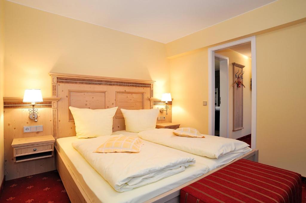Двухместный (Улучшенный двухместный номер с 1 кроватью) отеля Romantik Hotel Böld, Обераммергау