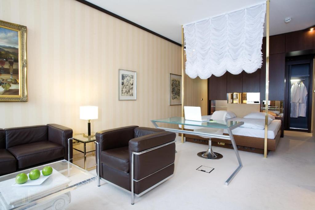 Двухместный (Улучшенный двухместный номер с 1 кроватью) апарт-отеля Derag Livinghotel Kanzler, Бонн
