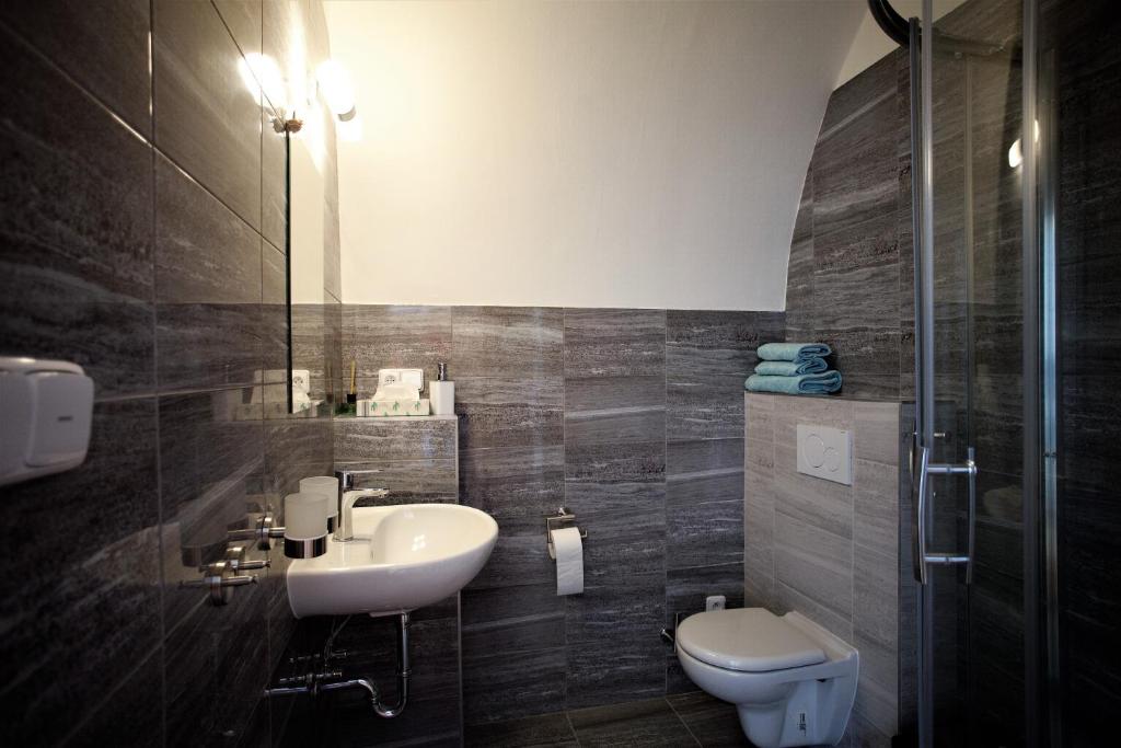Трехместный (Трехместный номер с собственной ванной комнатой) отеля Penzion u Pidly, Марианские Лазне