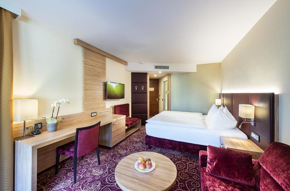 Двухместный (Стандартный двухместный номер с 1 кроватью и доступом в спа-центр) отеля EurothermenResort Bad Ischl Hotel Royal, Бад-Ишль