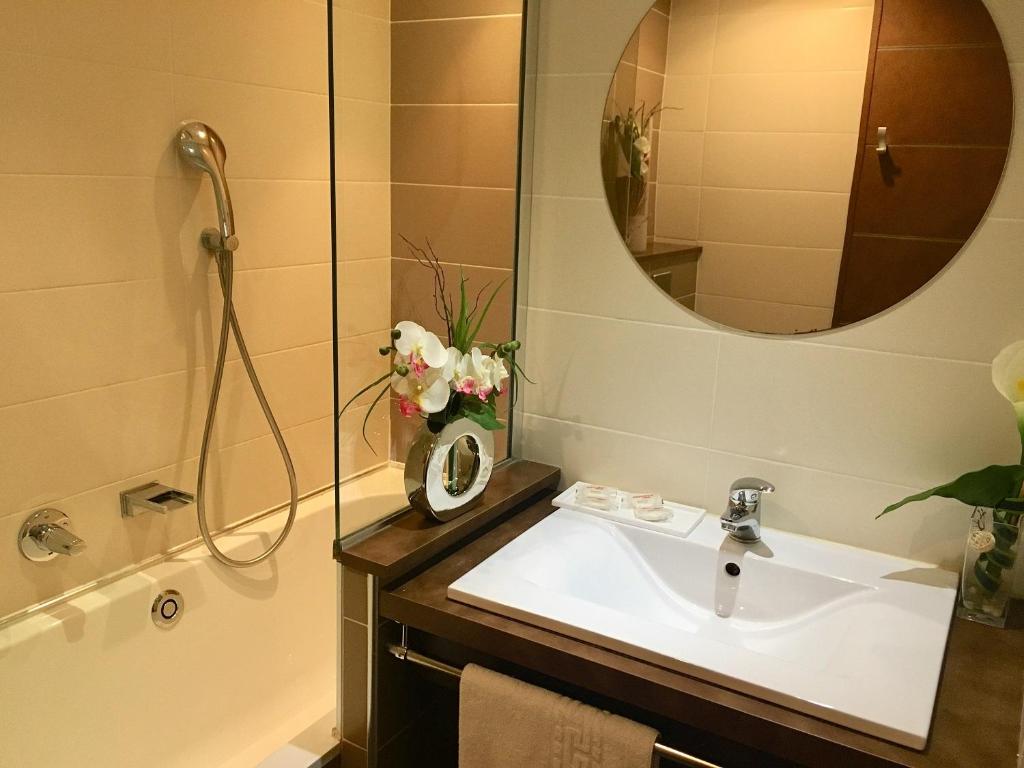 Двухместный (Superior Double Room with heated swimming pool access), Hotel Gil De France