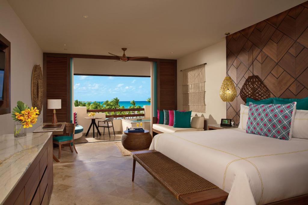 Сьюит (Улучшенный клубный полулюкс с кроватью размера «king-size» и видом на океан) курортного отеля Secrets Maroma Beach Riviera Cancun - Только для взрослых - Все включено, Пуэрто-Морелос