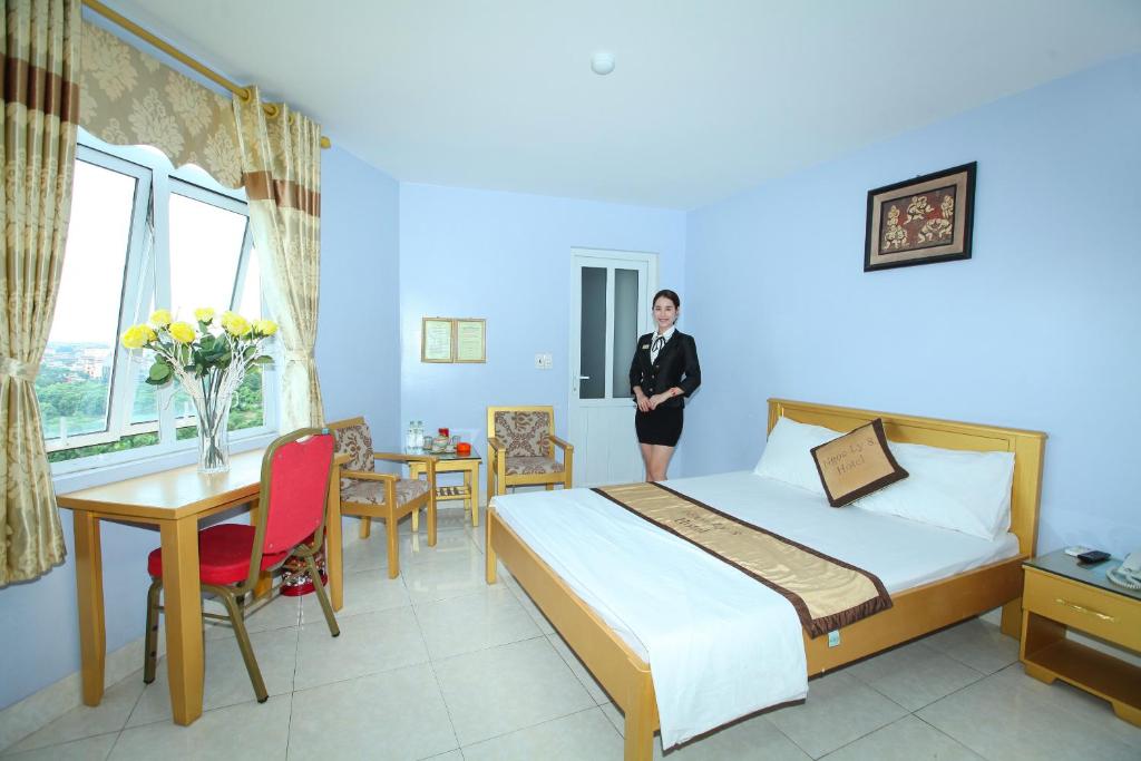 Двухместный (Стандартный номер с кроватью размера «king-size») отеля KHÁCH SẠN NGỌC LY 8, Тхань Хоа