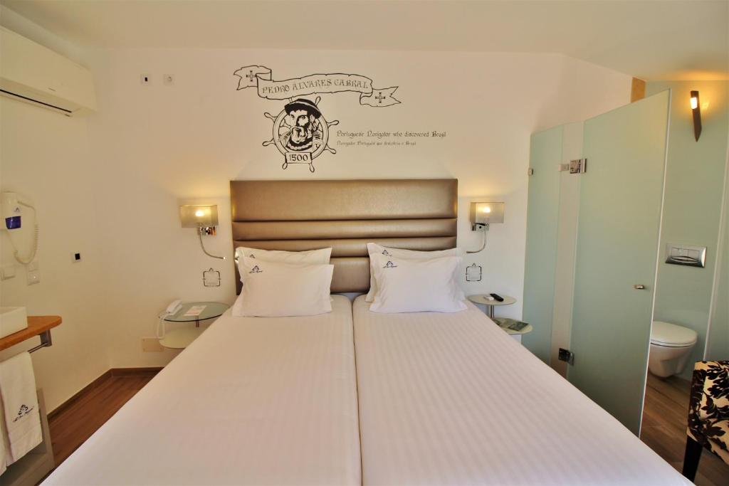 Двухместный (Двухместный номер с 2 отдельными кроватями и террасой) отеля Villa Ana Margarida Hotel, Эрисейра