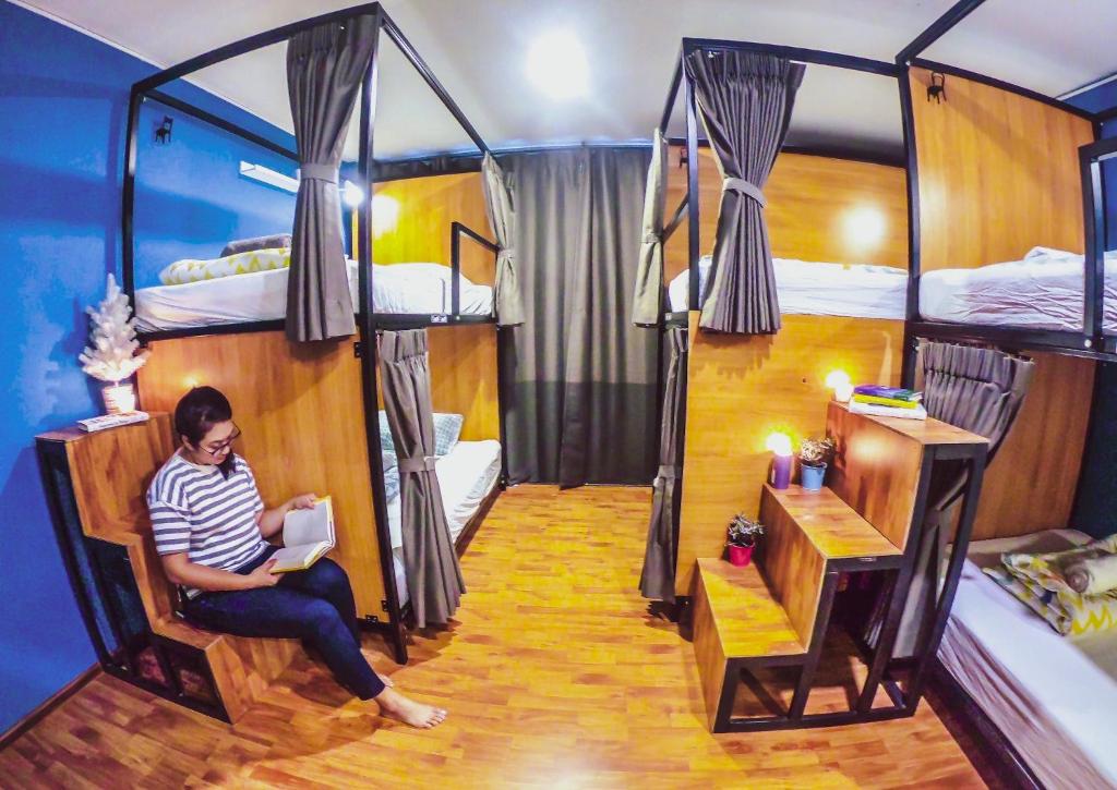 Номер (Кровать в общем 6-местном номере для женщин) хостела ZZZ Hostel @ Don Mueang Airport Bangkok, Бангкок