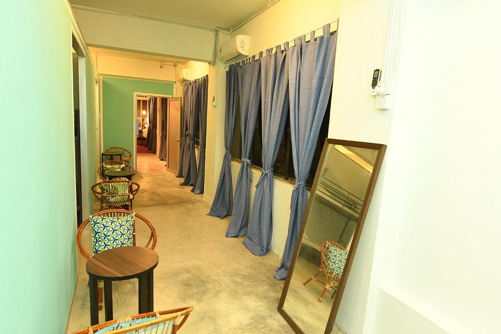 Номер (Кровать в общем 8-местном номере для женщин) хостела SHA LA LA, Куала-Лумпур