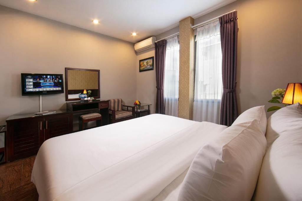 Двухместный (Двухместный номер Делюкс с 1 кроватью) отеля Sen Hotel, Ханой
