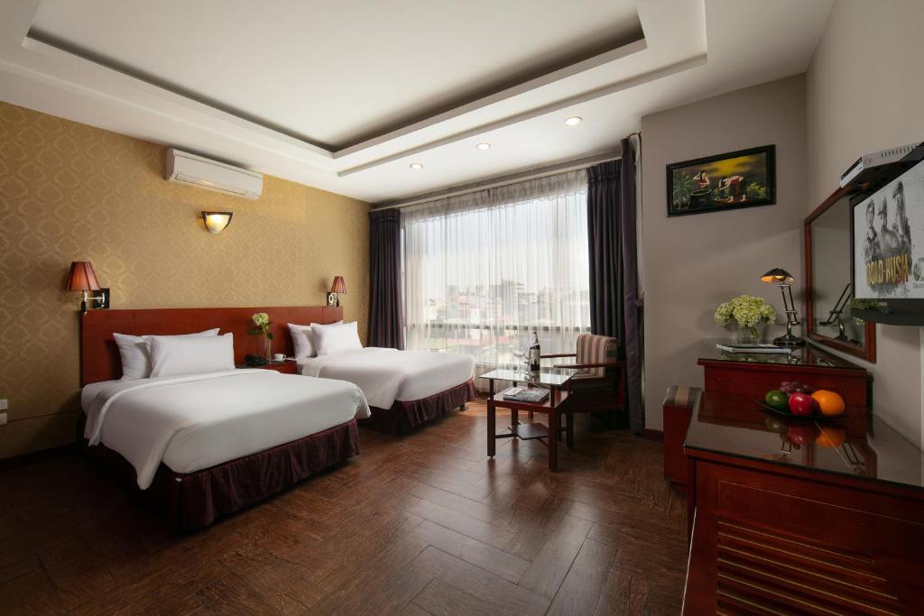 Сьюит (Представительский номер с кроватью размера «king-size») отеля Sen Hotel, Ханой