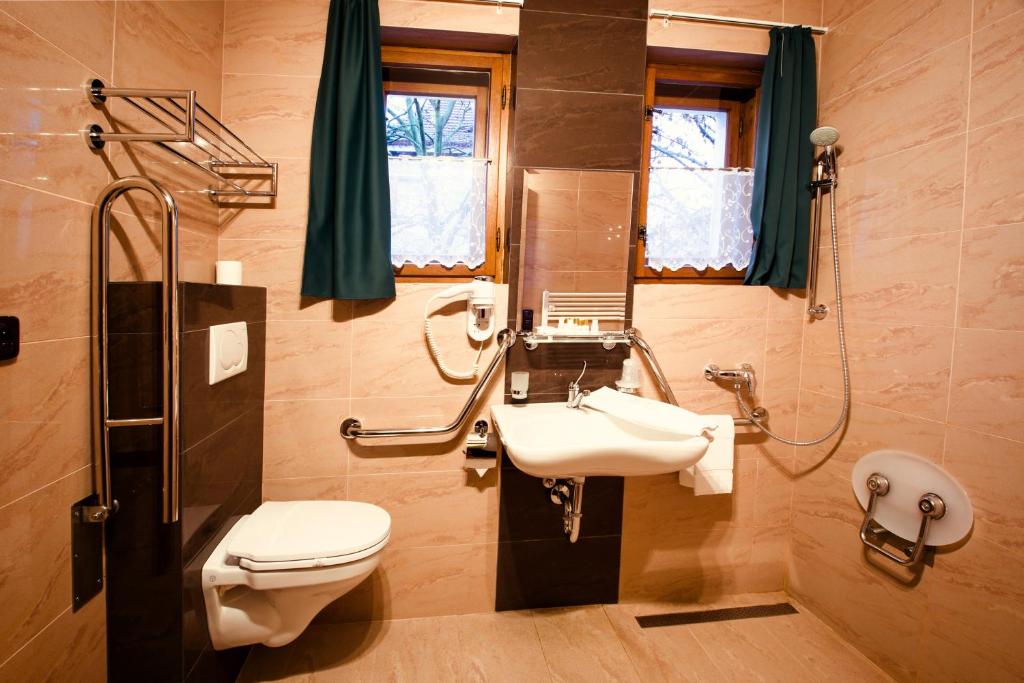 Двухместный (Стандартный двухместный номер с 2 отдельными кроватями) отеля Restaurace a hotel Fortna, Хрудим