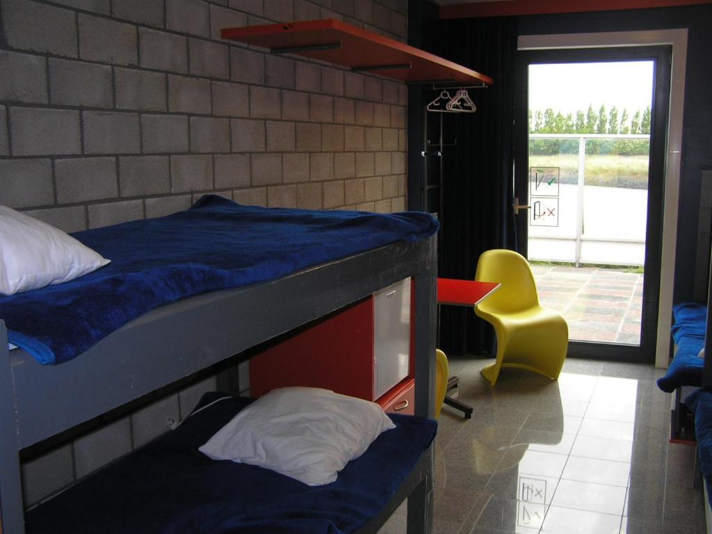 Номер (Кровать в общем 6-местном номере) хостела Herdersbrug Youth Hostel, Брюгге