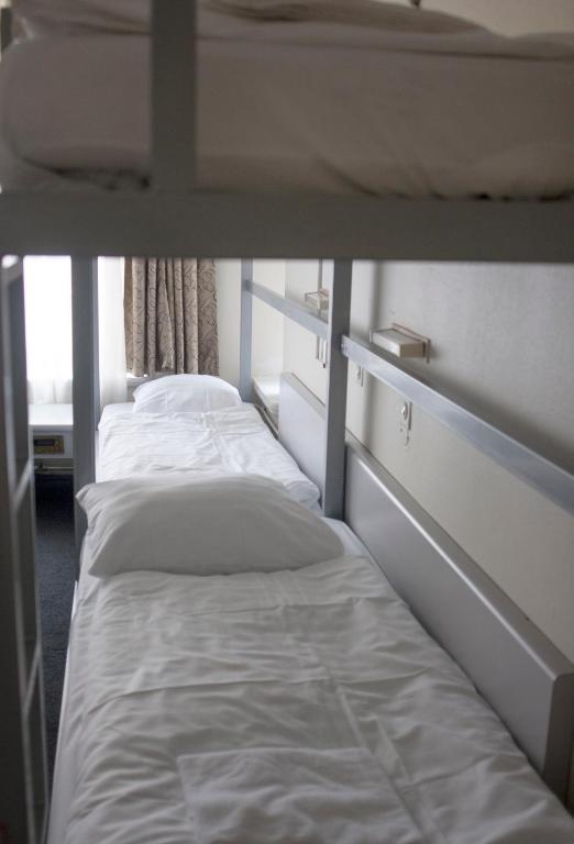 Номер (Односпальная кровать в общем номере) отеля Budget Trianon Hotel, Амстердам