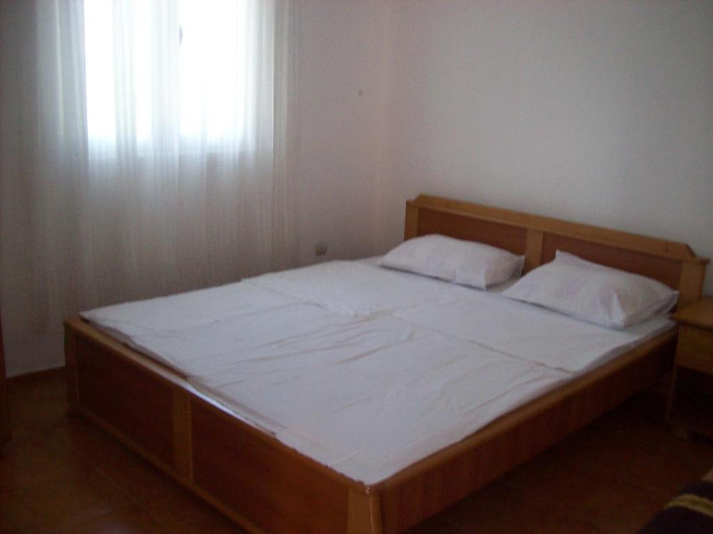 Двухместный (Двухместный номер с 1 кроватью и общей ванной комнатой) апартамента Apartments Lukic, Бар