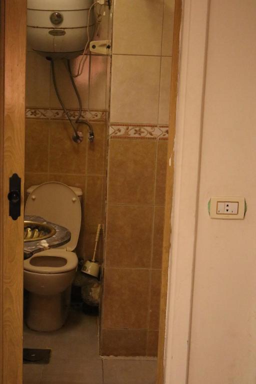 Двухместный (Двухместный номер с 2 отдельными кроватями и собственной ванной комнатой) хостела Wake Up! Cairo Hostel, Каир