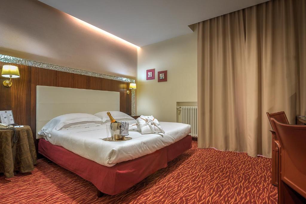 Двухместный (Двухместный номер «Комфорт» с 1 кроватью или 2 отдельными кроватями) отеля Hotel Maggiore, Болонья
