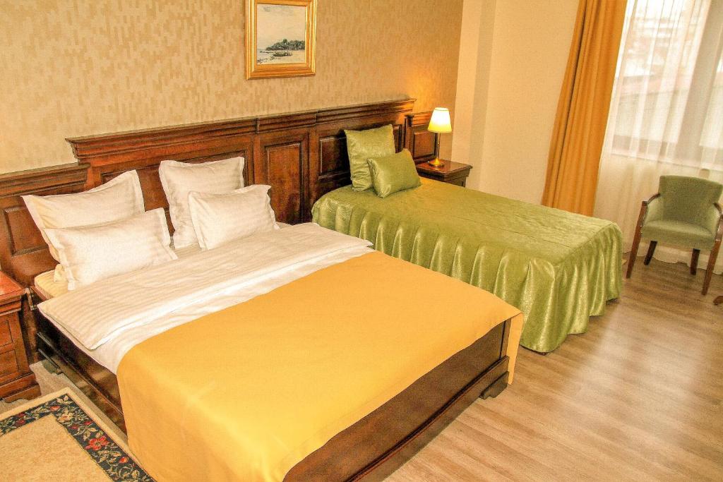 Двухместный (Номер с кроватью размера «queen-size») отеля Grand Hotel Sofianu, Рымнику-Вылча