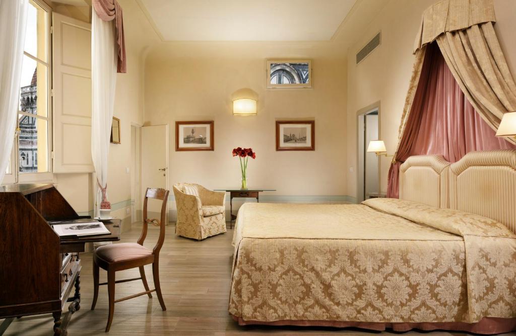 Двухместный (Двухместный номер Делюкс с 1 кроватью или 2 отдельными кроватями) отеля Palazzo Niccolini al Duomo, Флоренция
