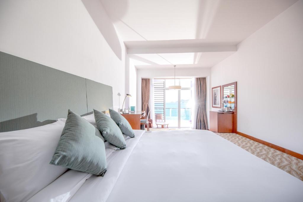 Двухместный (Двухместный номер Делюкс с 1 кроватью), Hotel Novotel Nha Trang