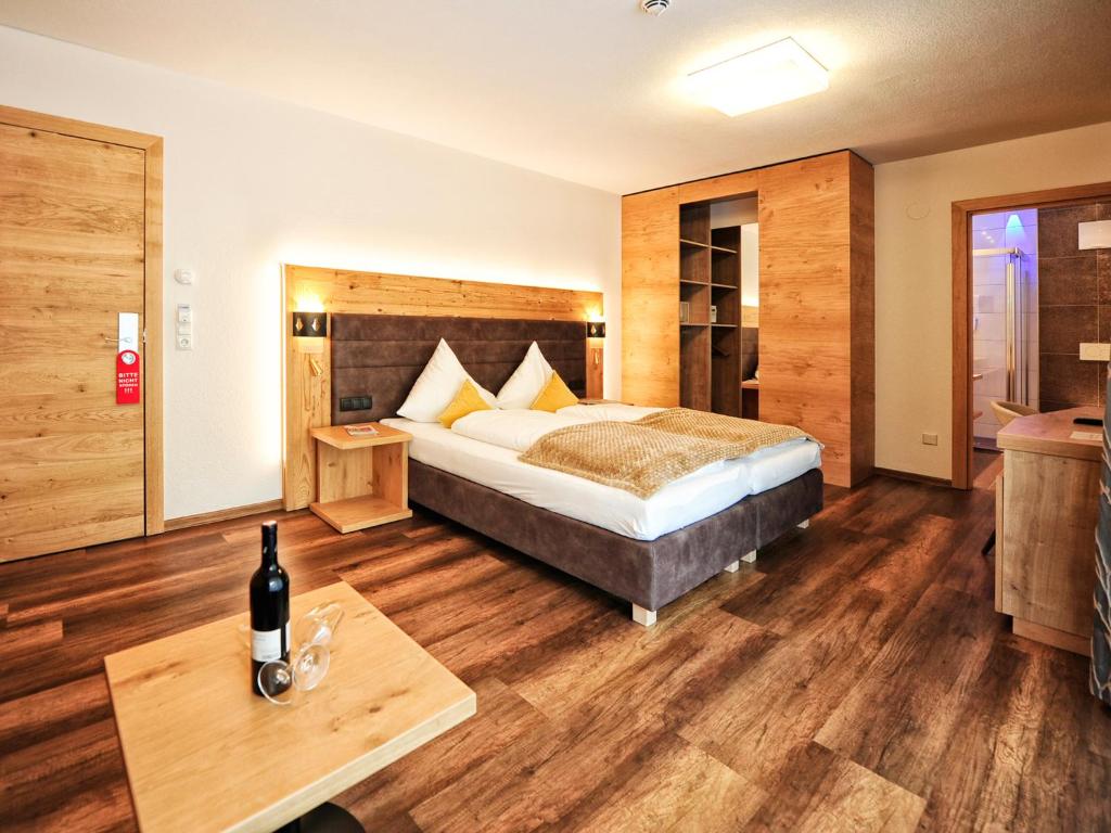 Двухместный (Двухместный номер с 1 кроватью или 2 отдельными кроватями) отеля Hotel Ferienglück, Ишгль