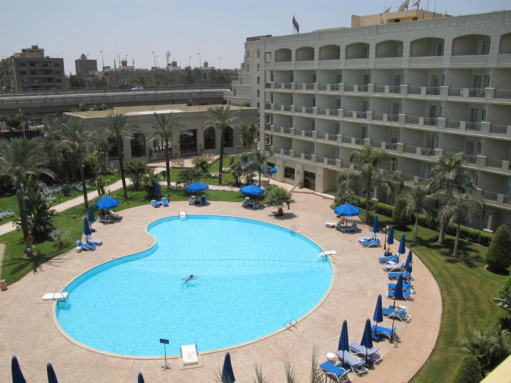 Двухместный (Улучшенный номер) отеля Grand Pyramids Hotel, Каир