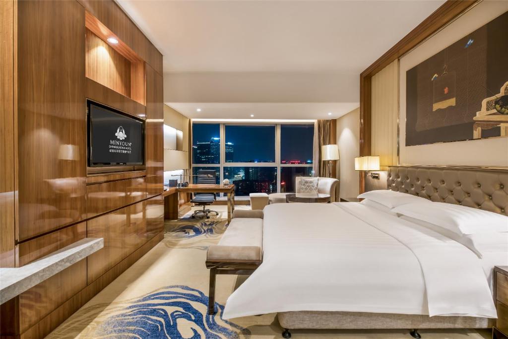 Двухместный (Deluxe Room (King Bed)) отеля Minyoun Chengdu Kehua Hotel, Чэнду