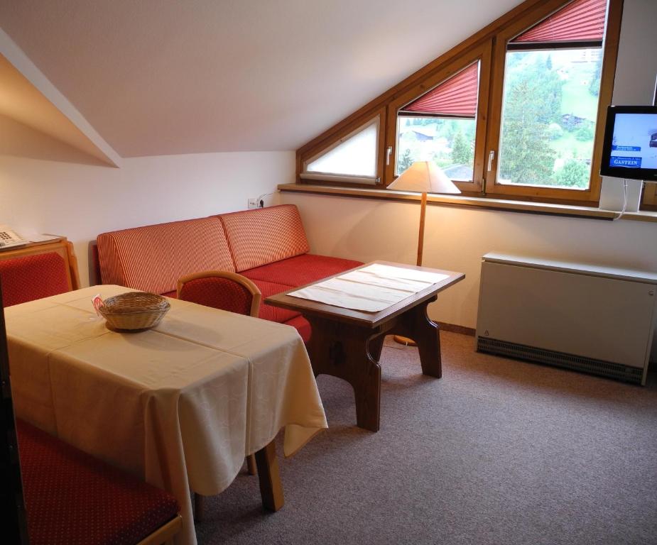 Студио (Studio - free access to Alpentherme), Appartementhaus Gastein