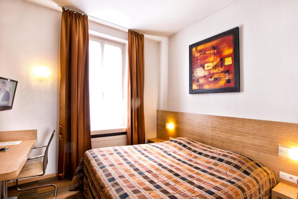 Двухместный (Двухместный номер с 2 отдельными кроватями) отеля Hôtel Vendôme, Страсбург