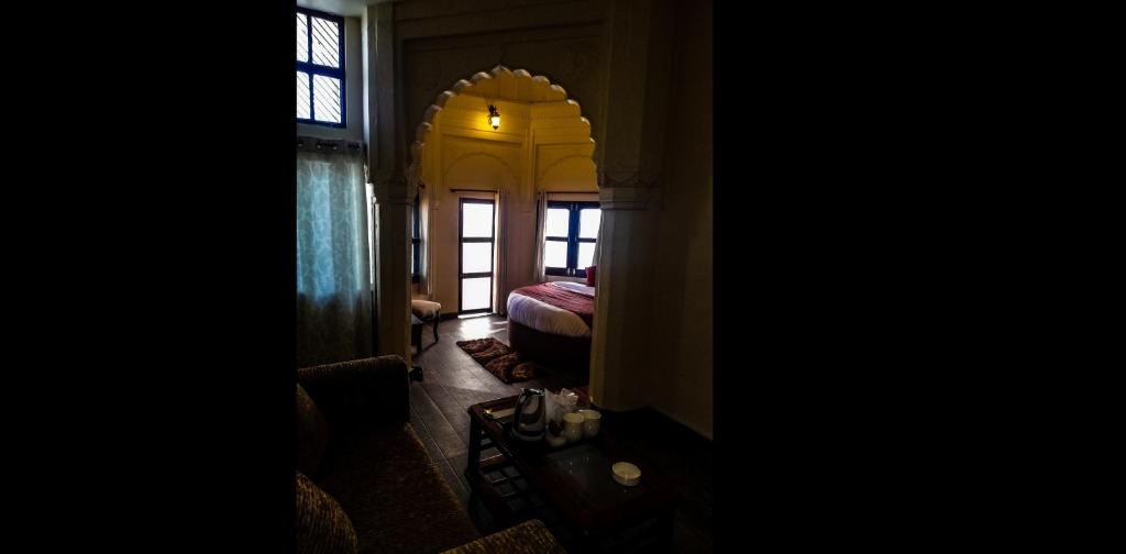 Сьюит (Kashi Suite with Balcony and River View (Darshan Assistance for Kashi Vishwanath Temple Available)), Palace On Steps