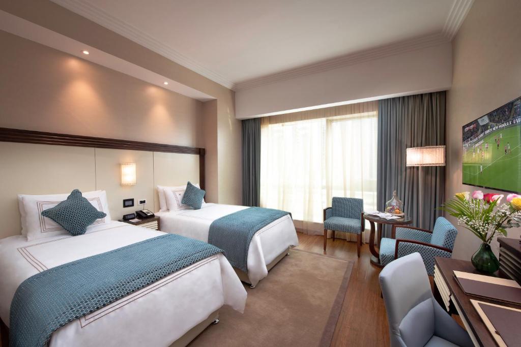 Двухместный (Двухместный номер Делюкс с 2 отдельными кроватями, вид на пристань для яхт) отеля Stella Di Mare Dubai Marina Hotel, Дубай