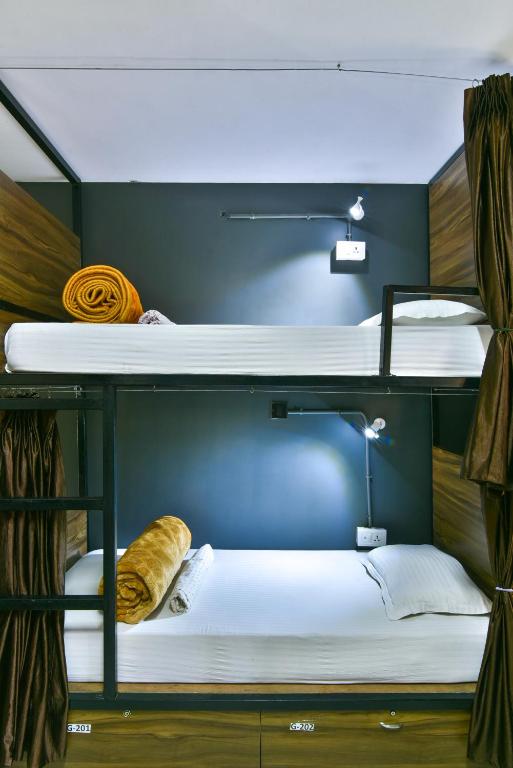 Номер (Кровать в общем номере для мужчин и женщин с 8 кроватями и кондиционером) хостела Hoztel Jaipur, Джайпур