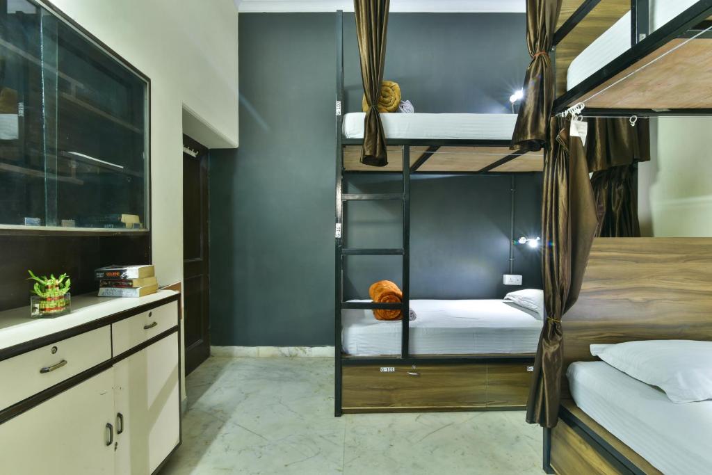 Номер (Кровать в общем номере для мужчин и женщин с 4 кроватями и кондиционером) хостела Hoztel Jaipur, Джайпур