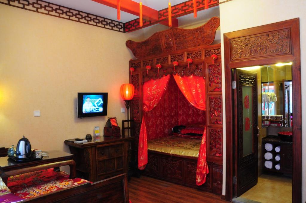 Трехместный (Счастливый семейный номер), Beijing Double Happiness Courtyard Hotel