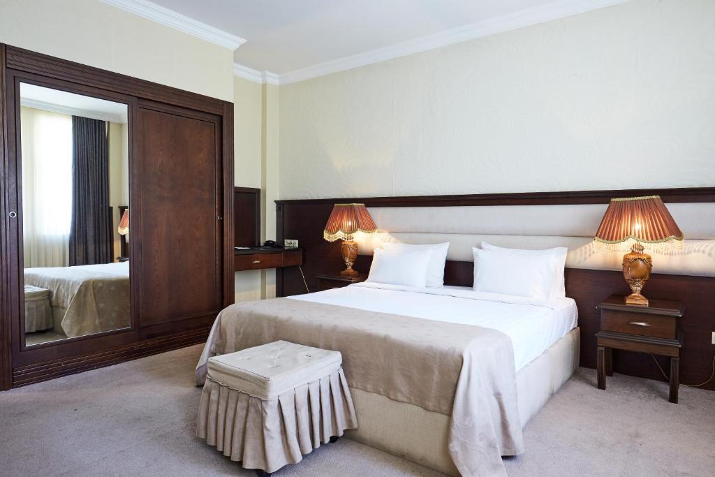 Двухместный (Двухместный номер Делюкс с 1 кроватью или 2 отдельными кроватями) отеля Smith, Баку