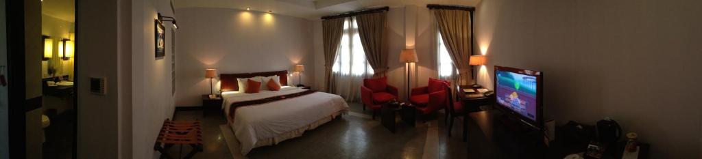 Двухместный (Двухместный номер Делюкс с 1 кроватью) отеля Villa Hue Hotel, Хюэ
