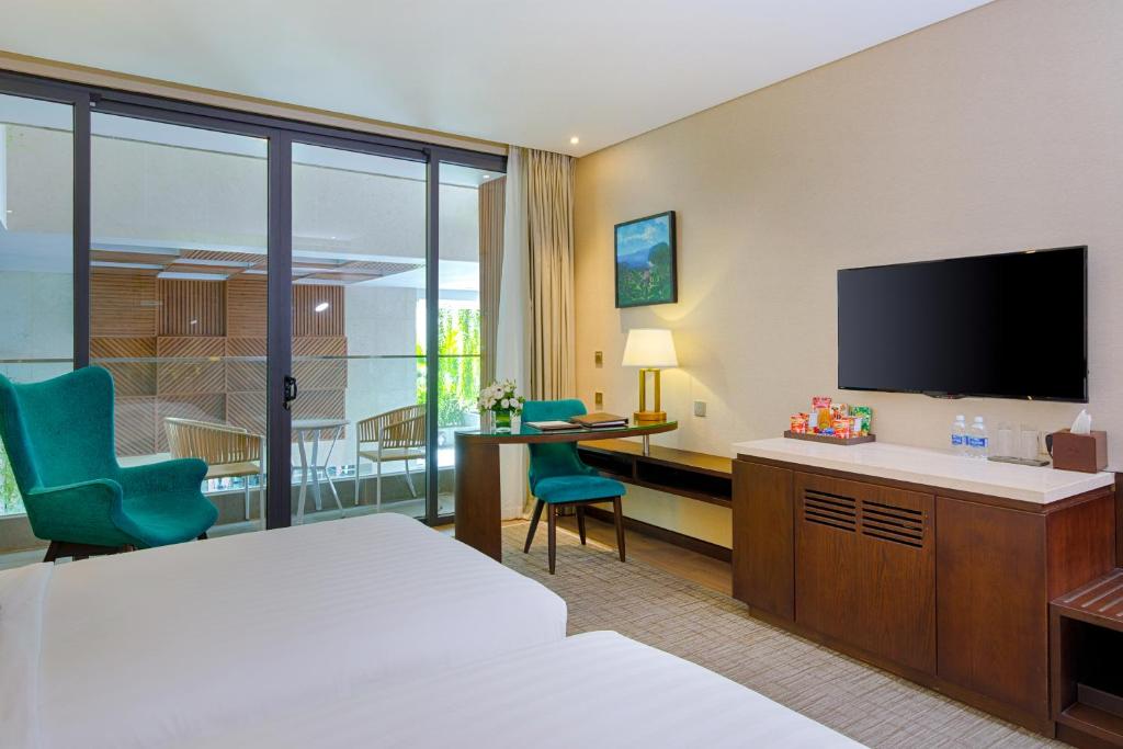 Двухместный (Premier Deluxe Twin Room - Free Mini Bar Included), New Orient Hotel Da Nang