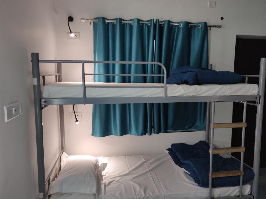 Номер (Кровать в общем 6-местном номере для мужчин и женщин) хостела Joey's Hostel Agra, Агра