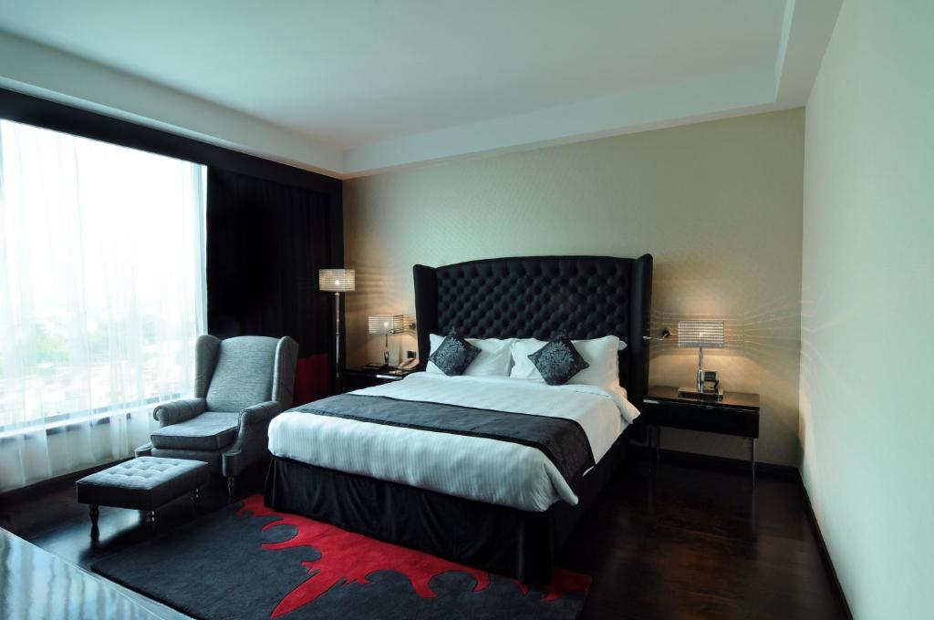 Двухместный (Улучшенный двухместный номер с 1 кроватью или 2 отдельными кроватями) отеля Radisson Blu Hotel New Delhi Paschim Vihar, Нью-Дели