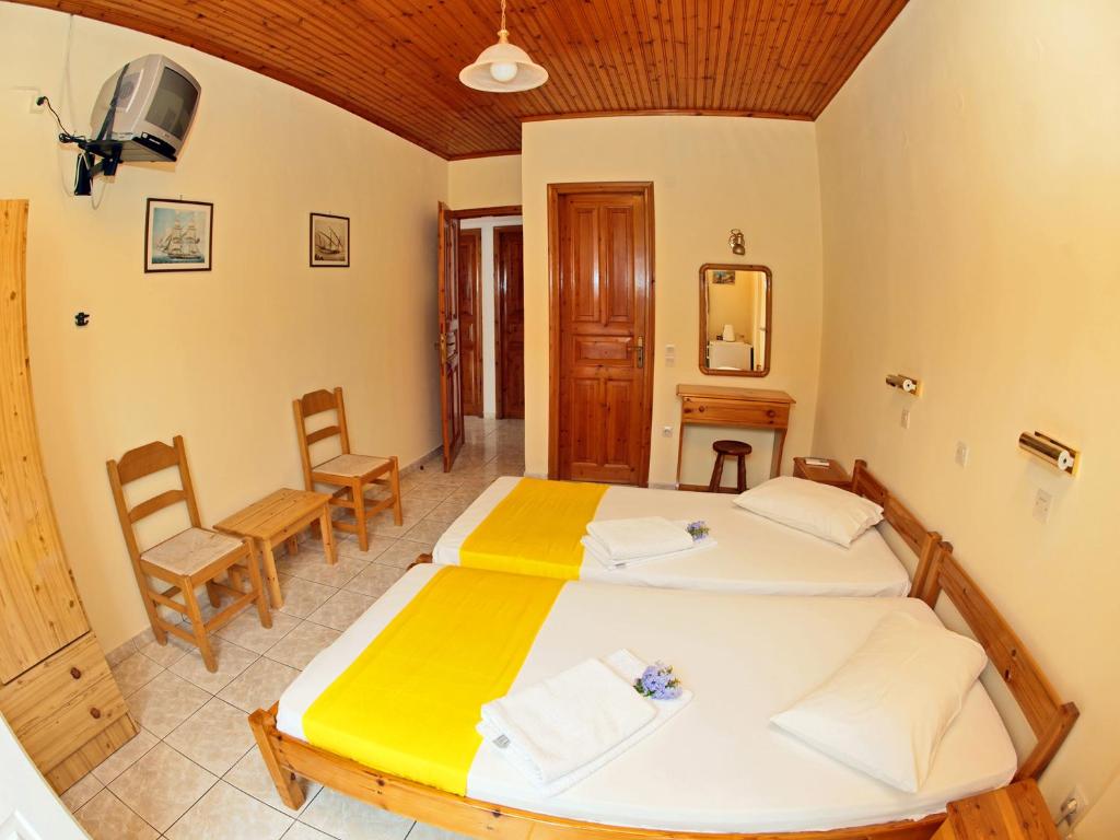 Двухместный (Двухместный номер с 1 кроватью или 2 отдельными кроватями) гостевого дома Glaros Guesthouse, Идра
