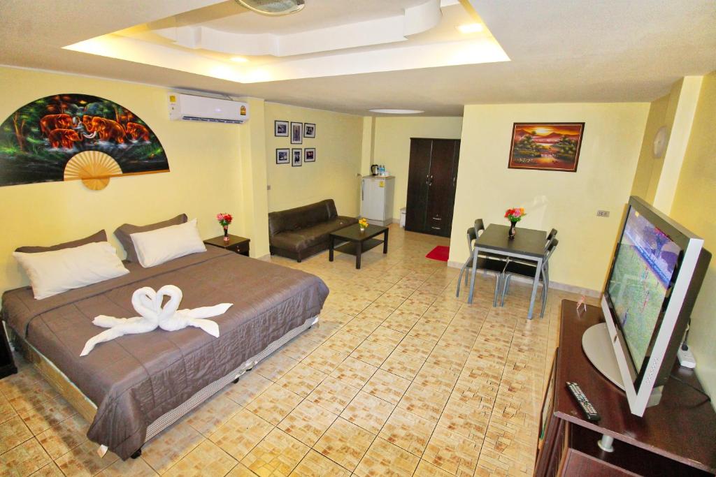 Двухместный (Улучшенный двухместный номер с 1 кроватью) апартамента Phratamnak Inn, Паттайя