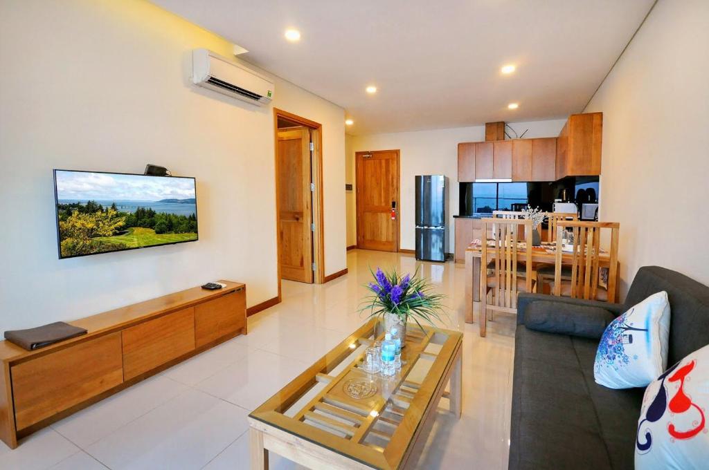 Апартаменты (Апартаменты с 1 спальней и балконом с видом на море), Holi Beach Hotel & Apartments