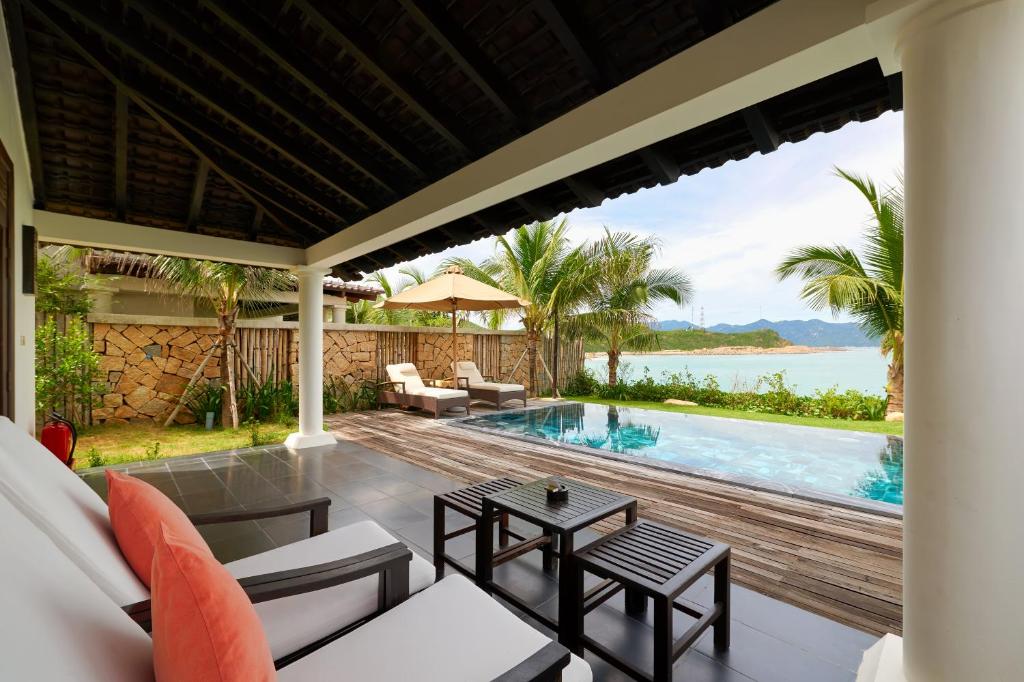 Вилла (Вилла с 1 спальней, видом на океан и собственным бассейном), Amiana Resort and Villas Nha Trang