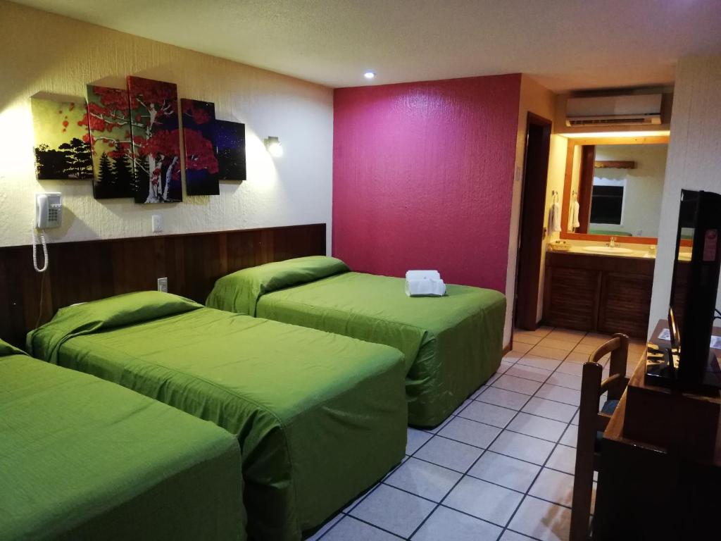 Трехместный (Трехместный номер) отеля Los Andes Coatzacoalcos, Коацакоалькос