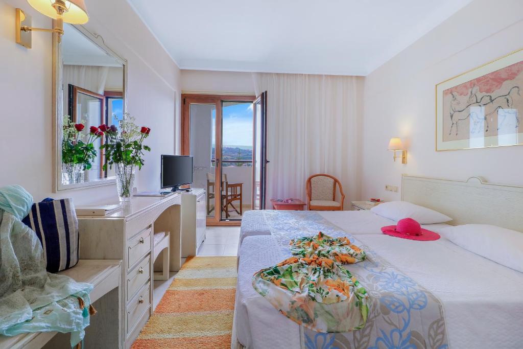 Двухместный (Двухместный номер с 1 кроватью или 2 отдельными кроватями, вид на горы) отеля Creta Star Hotel, Скалета