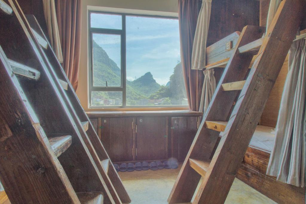 Номер (Кровать в общем 6-местном номере для мужчин и женщин), Mountain Stream Inn Yangshuo